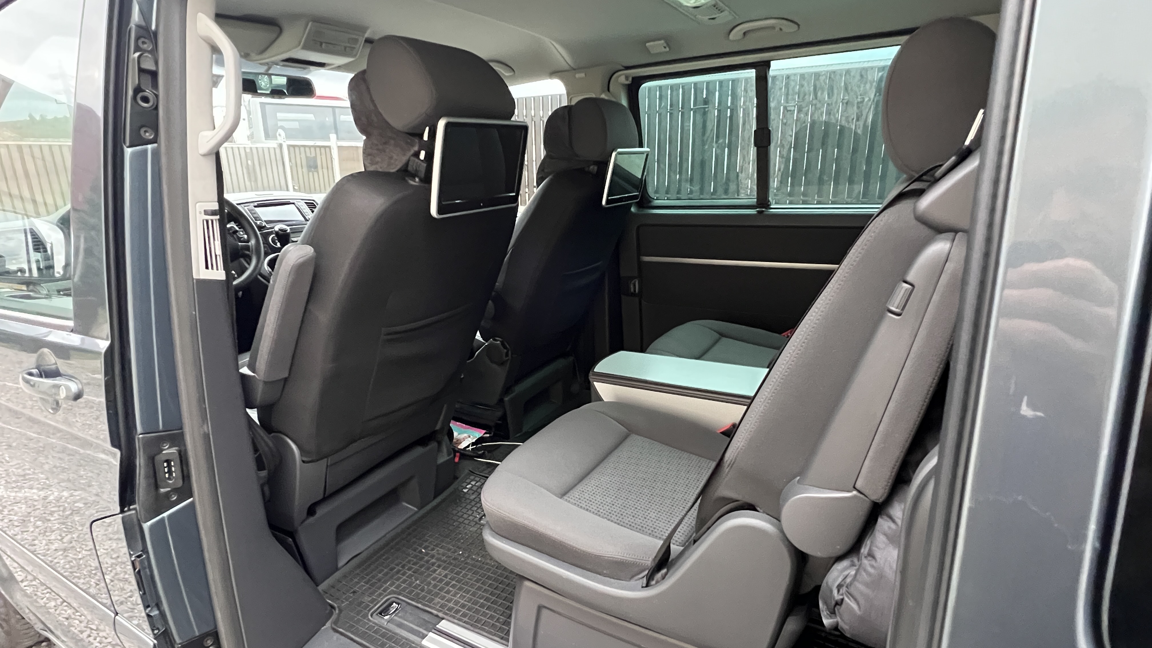 Volkswagen Multivan 8