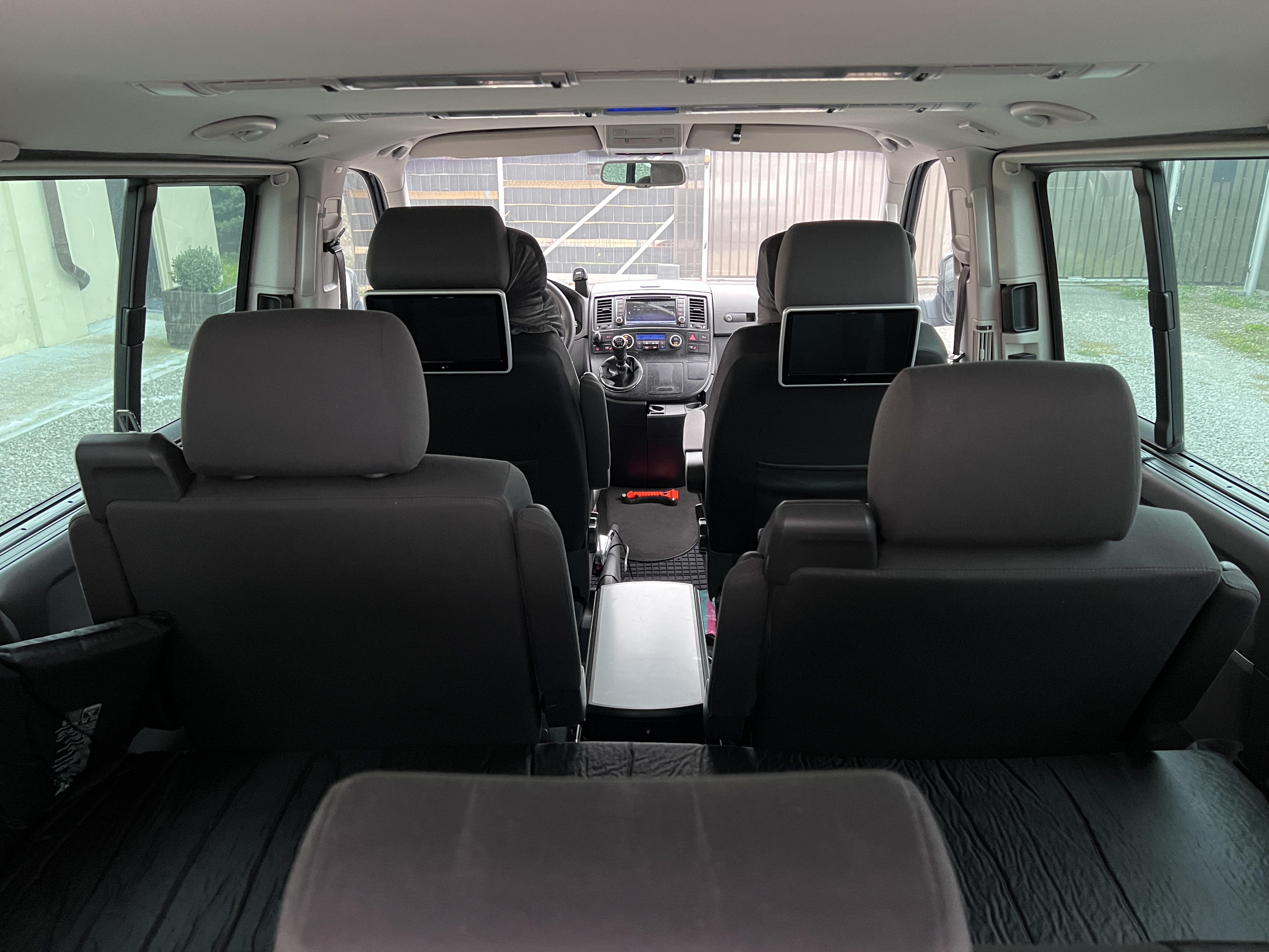 Volkswagen Multivan 14